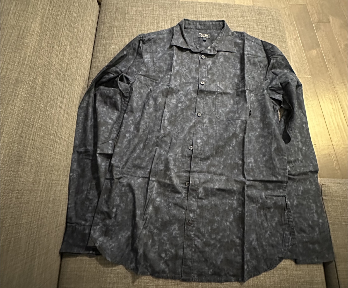 Armani Jeans (AJ Line) Men’s Medium Dress-shirt (BRAND NEW) 🥕