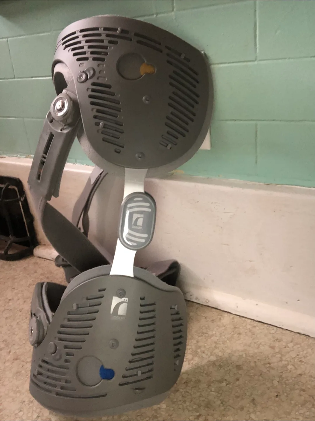 Össur Unloader One Knee Brace thumbnail