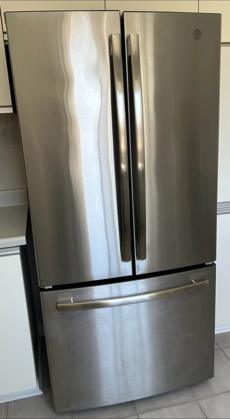 GE Stainless Steel French Door Fridge thumbnail