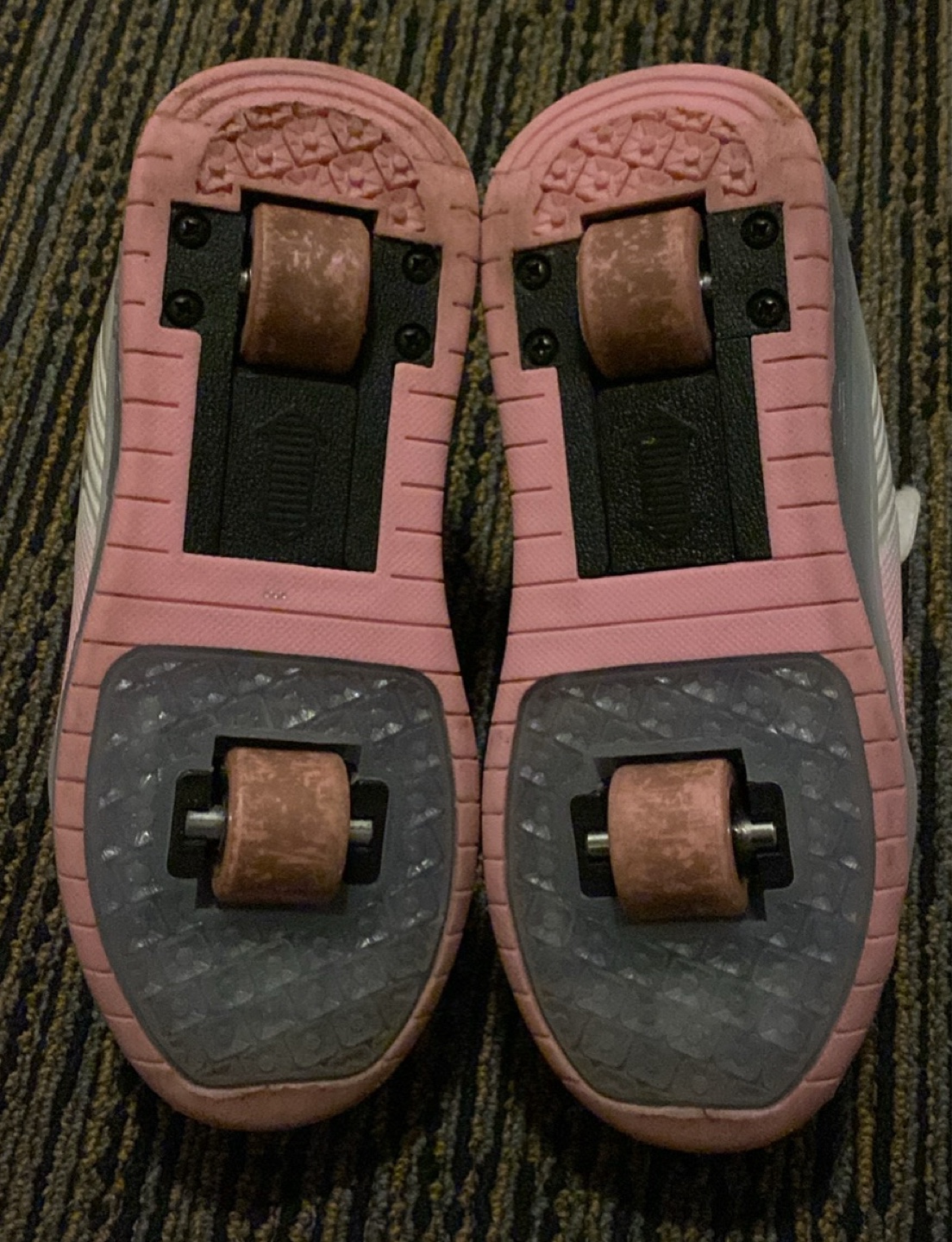 PEERRUIZ Kids Roller Skate Shoes - Size 34 - photo 4