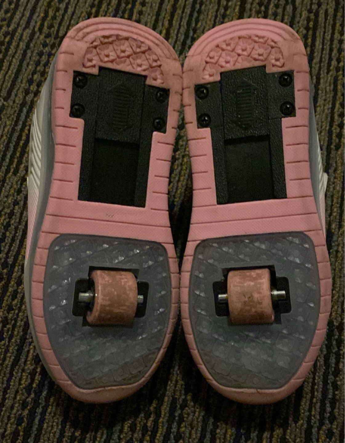 PEERRUIZ Kids Roller Skate Shoes - Size 34 - photo 5