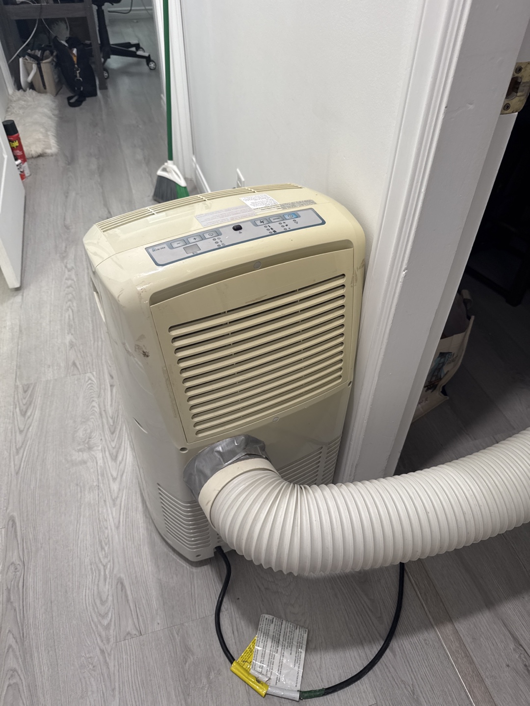 DeLonghi PAC N120E Portable Air Conditioner