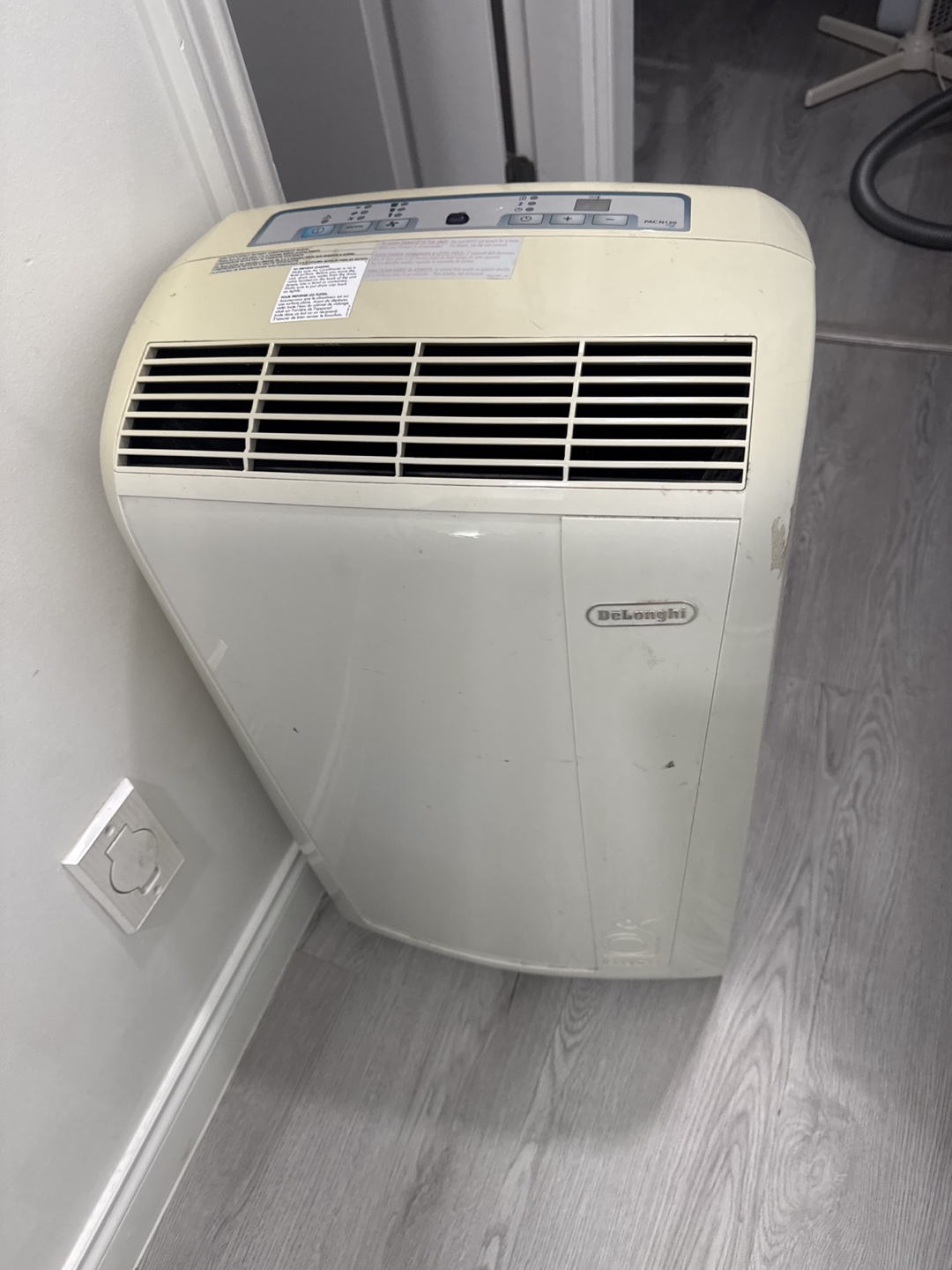 DeLonghi PAC N120E Portable Air Conditioner - photo 2