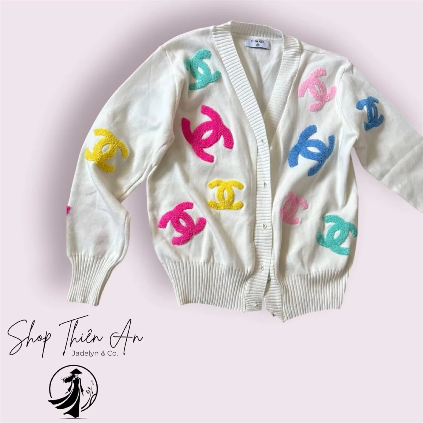 Chanel White Cardigan thumbnail