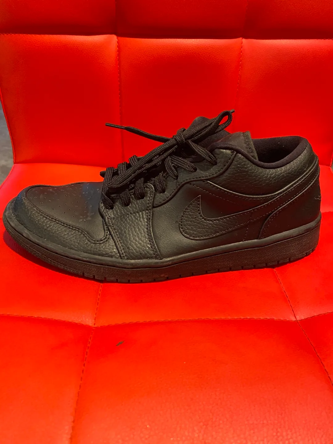 Air Jordan 1 Low Men's Sz US 9 Triple Black 553558-091 Sneakers image indicator(2)