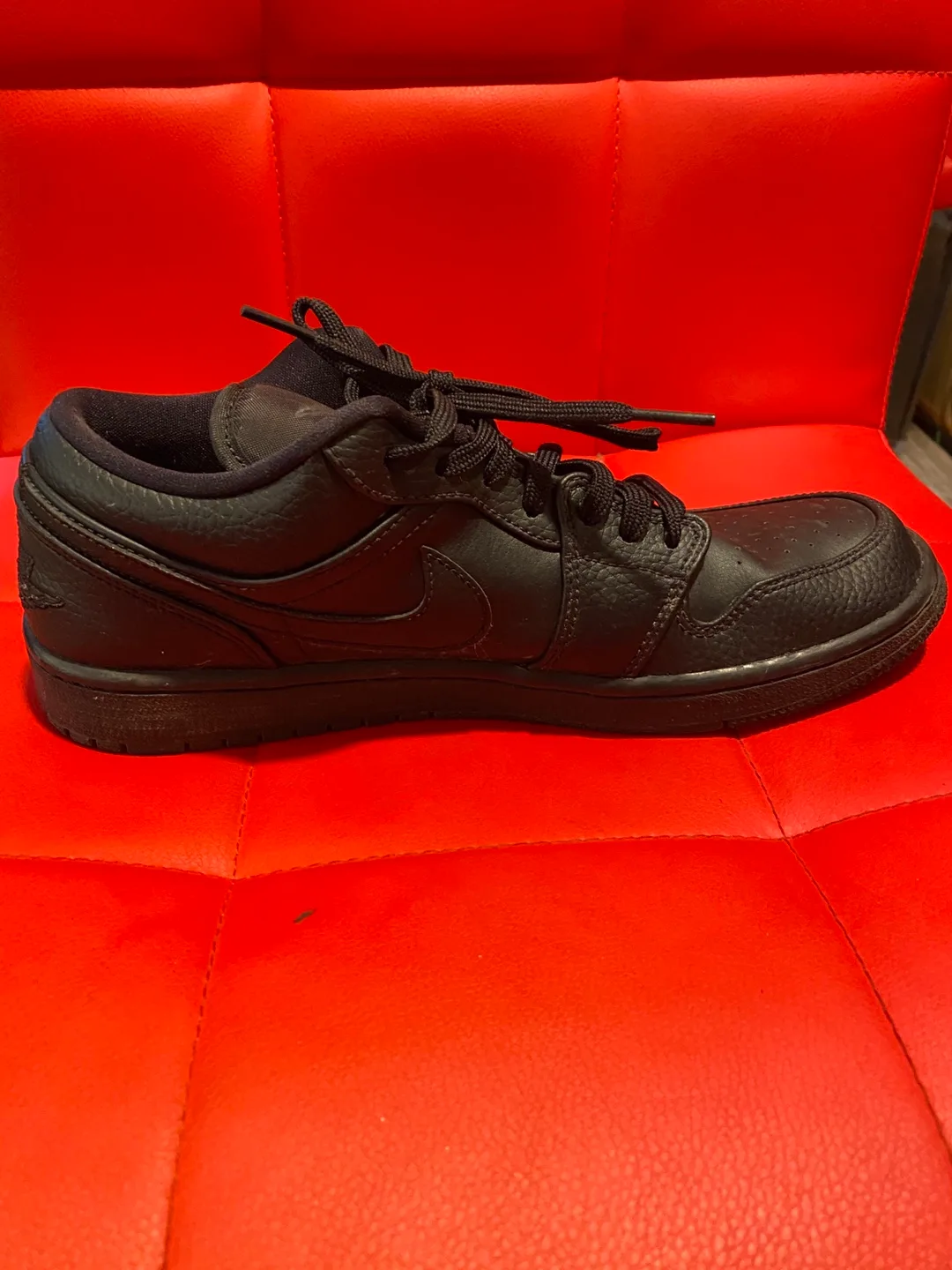 Air Jordan 1 Low Men's Sz US 9 Triple Black 553558-091 Sneakers image indicator(4)