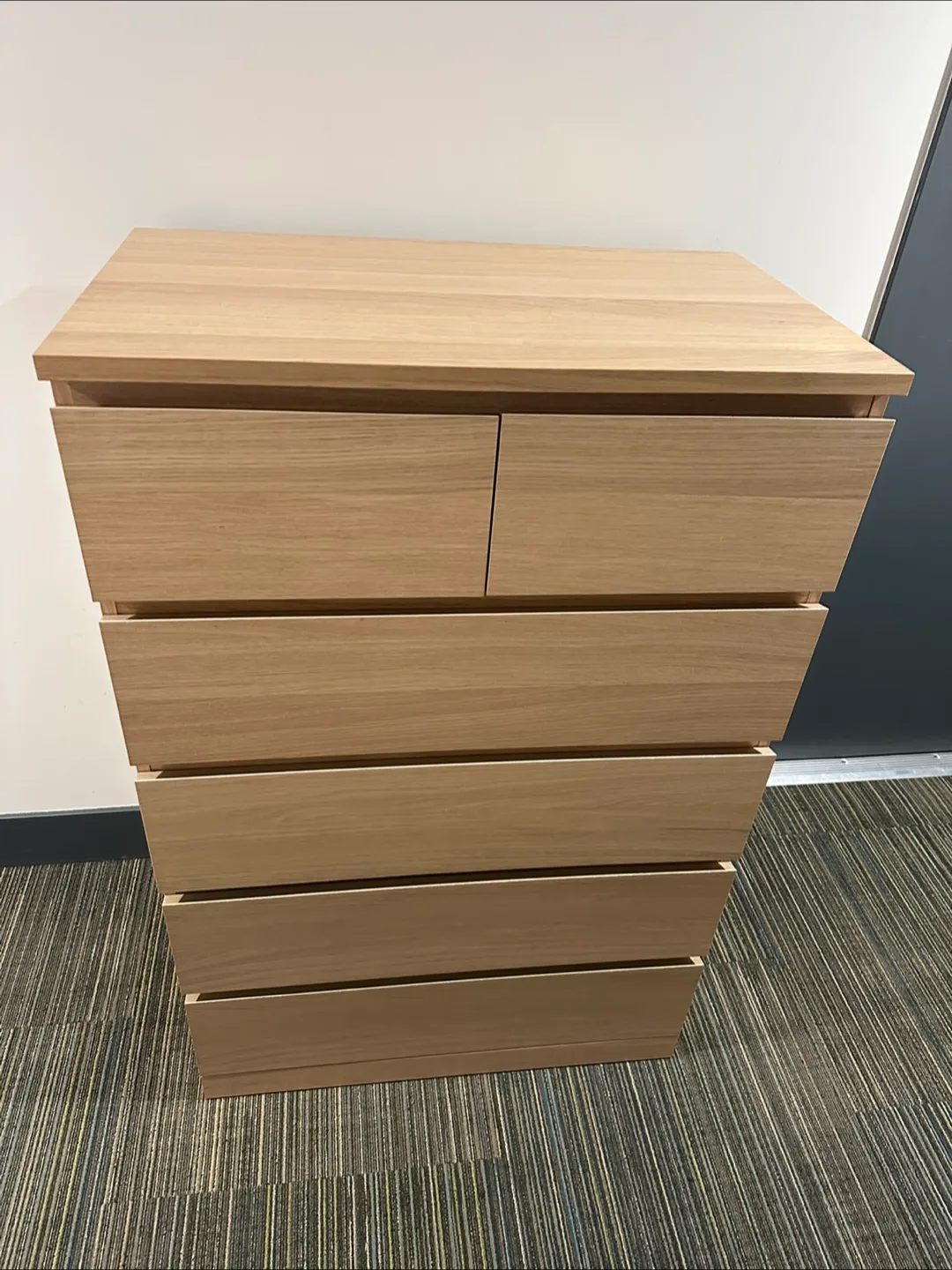 Ikea dresser *Like new *Delivery free thumbnail