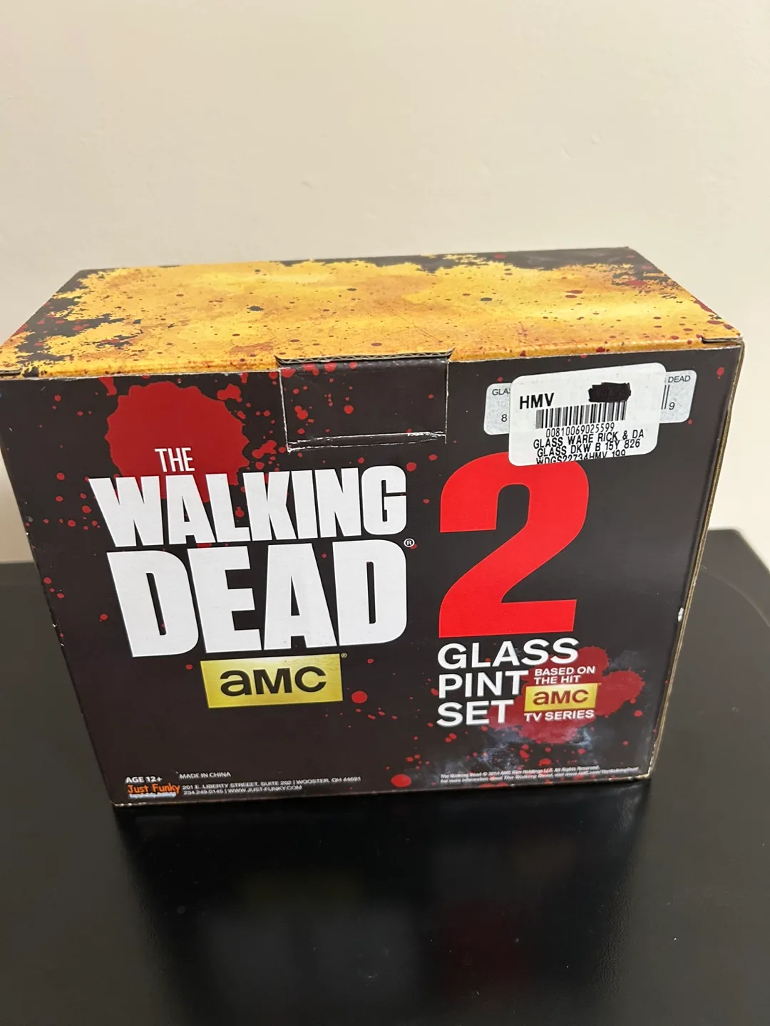 The Walking Dead Pint Glass Set (2) image indicator(2)