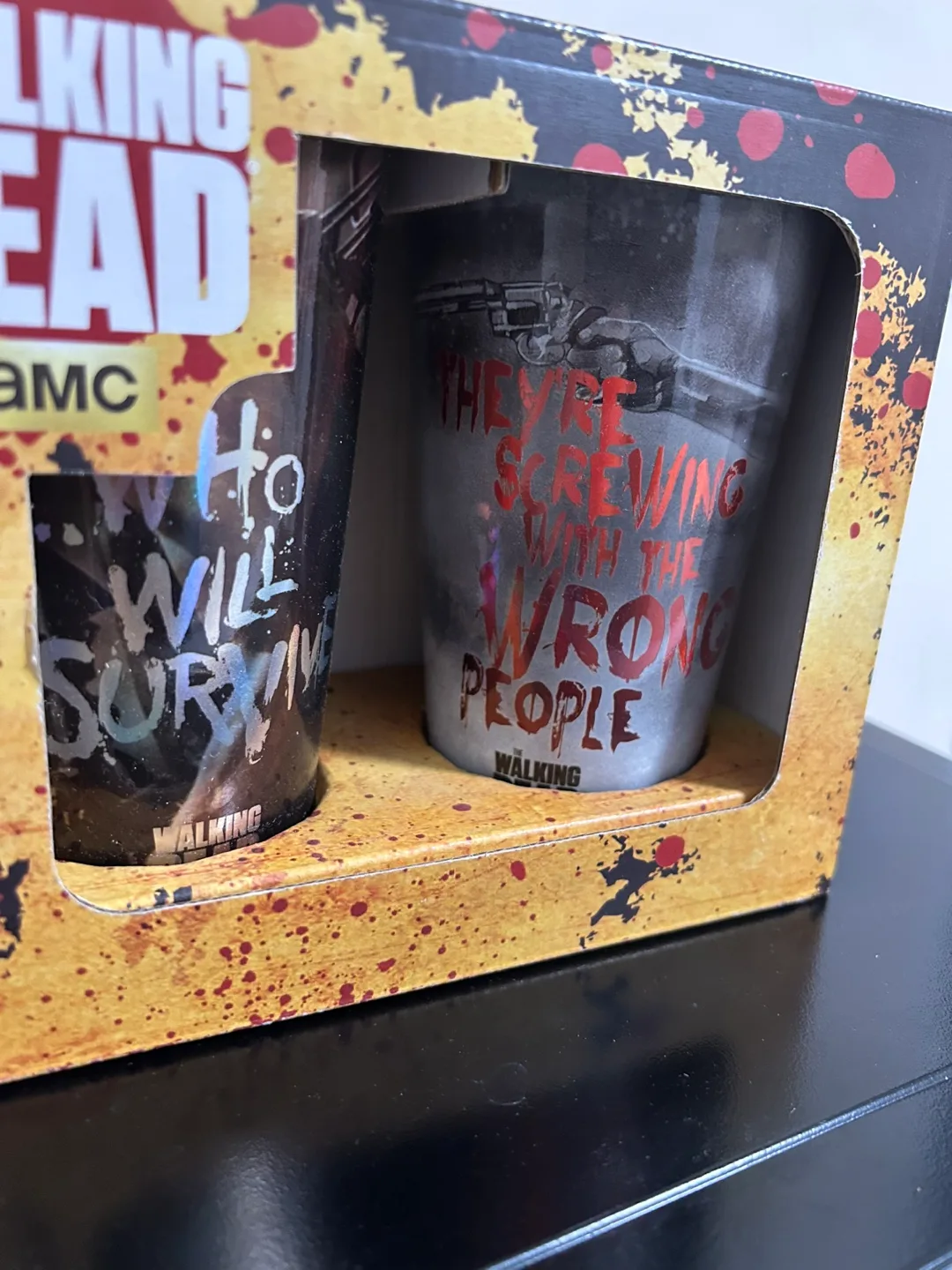 The Walking Dead Pint Glass Set (2) image indicator(3)