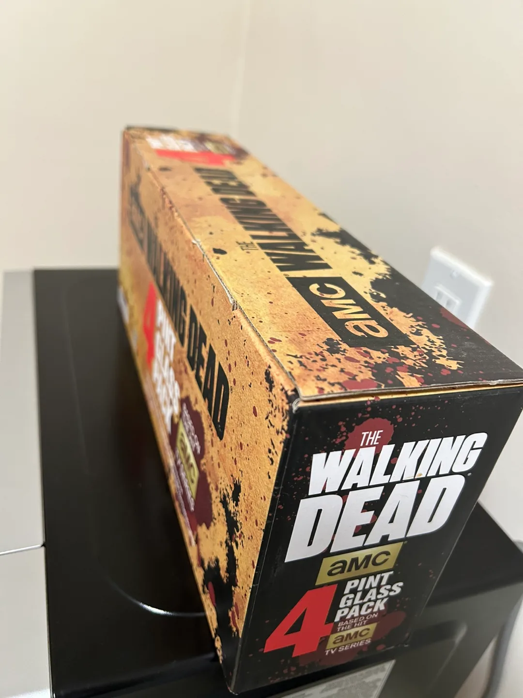 AMC The Walking Dead Pint Glass 4-Pack image indicator(2)