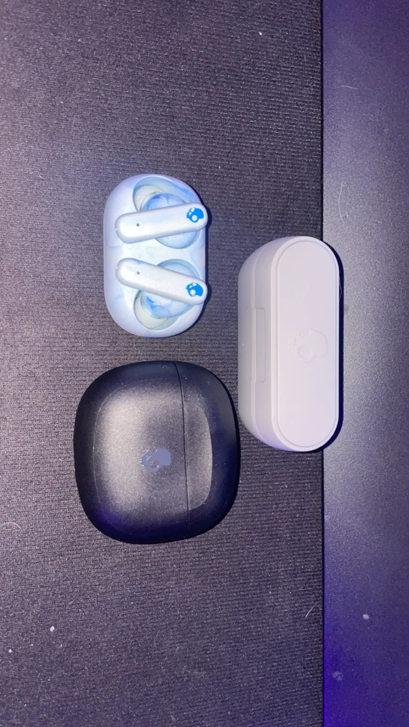 Skullcandy wireless earbuds thumbnail