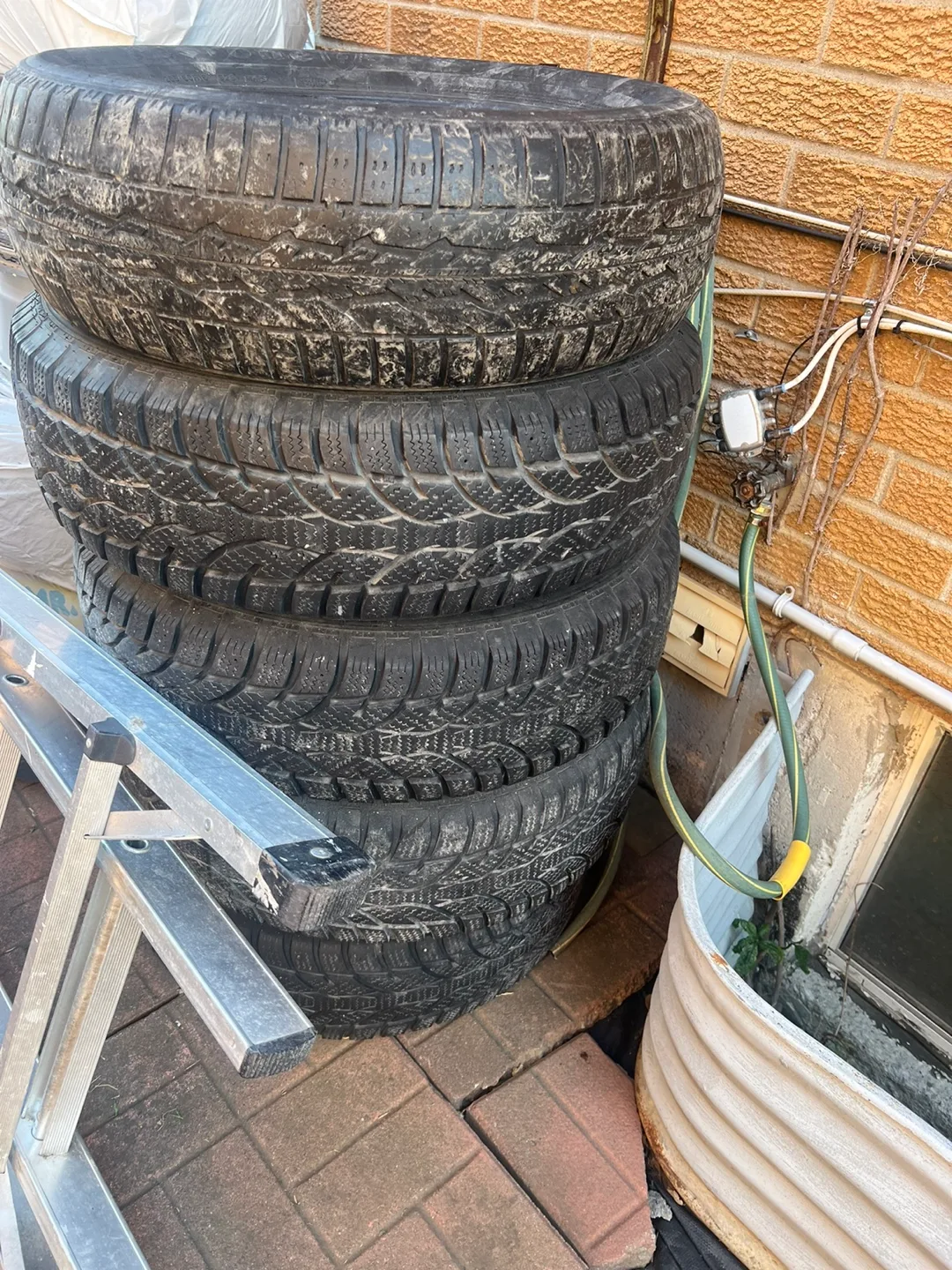 Used Set of 4 Tires thumbnail