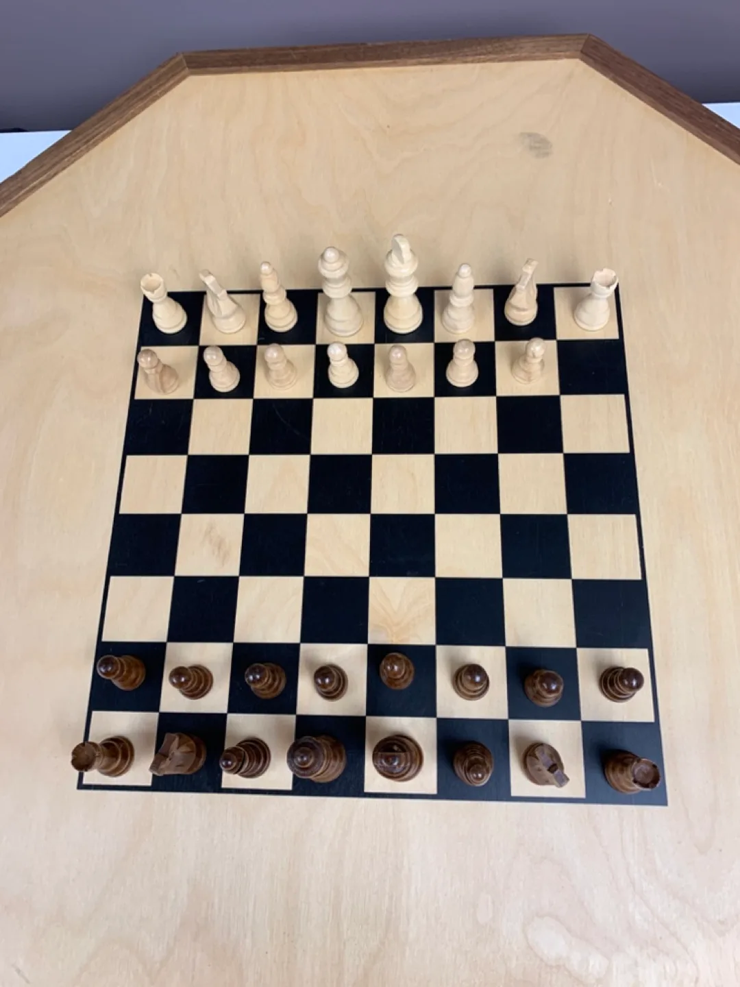 Lee Valley Deluxe Crokinole Board & Chess Set image indicator(6)
