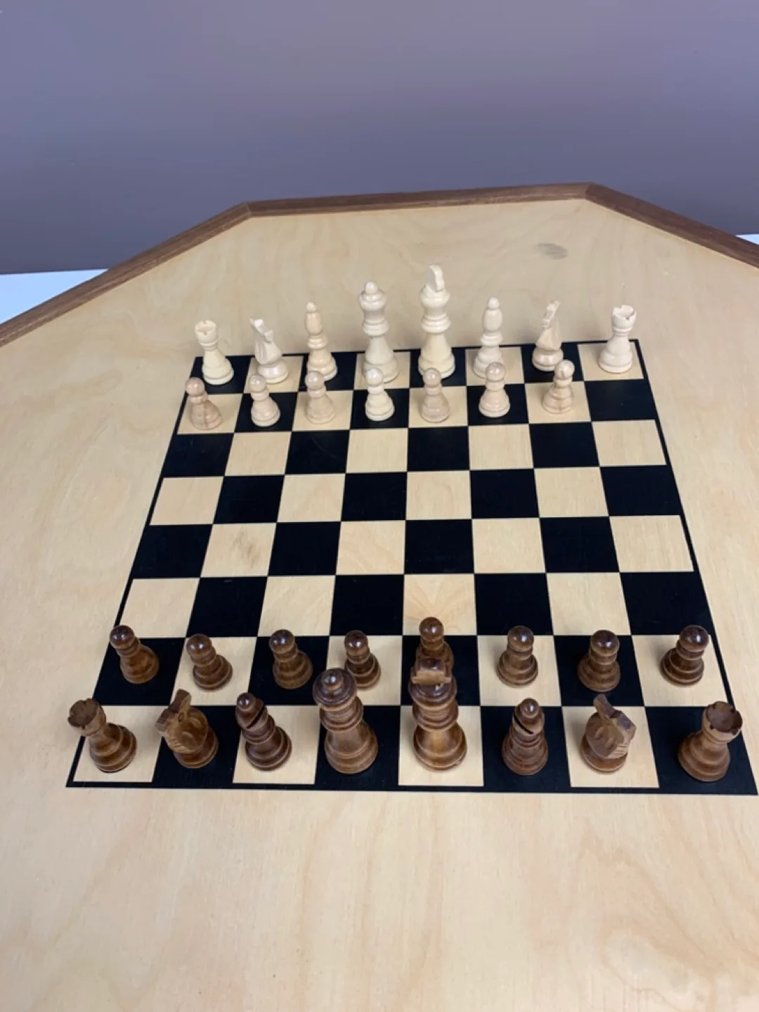 Lee Valley Deluxe Crokinole Board & Chess Set image indicator(5)