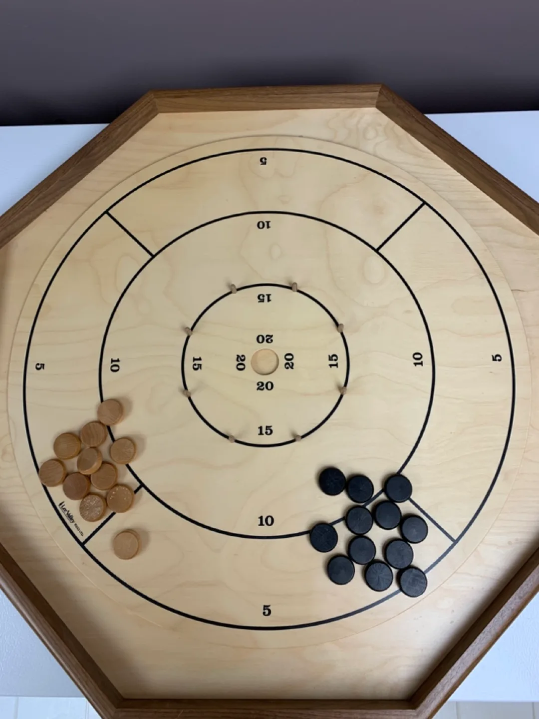 Lee Valley Deluxe Crokinole Board & Chess Set image indicator(2)