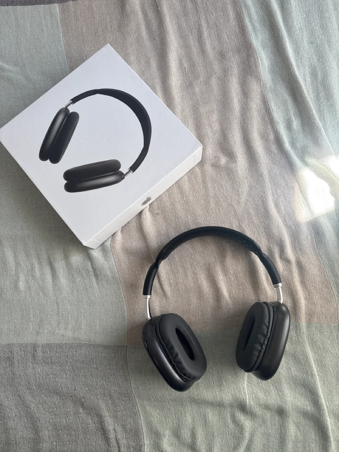 Apple AirPods Max - Black thumbnail