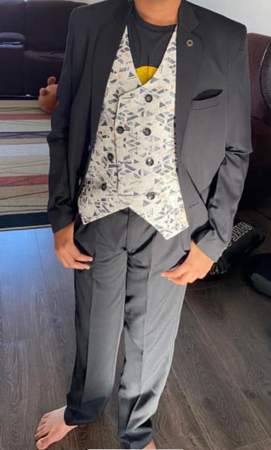 Boy’s Black Suit - photo 2