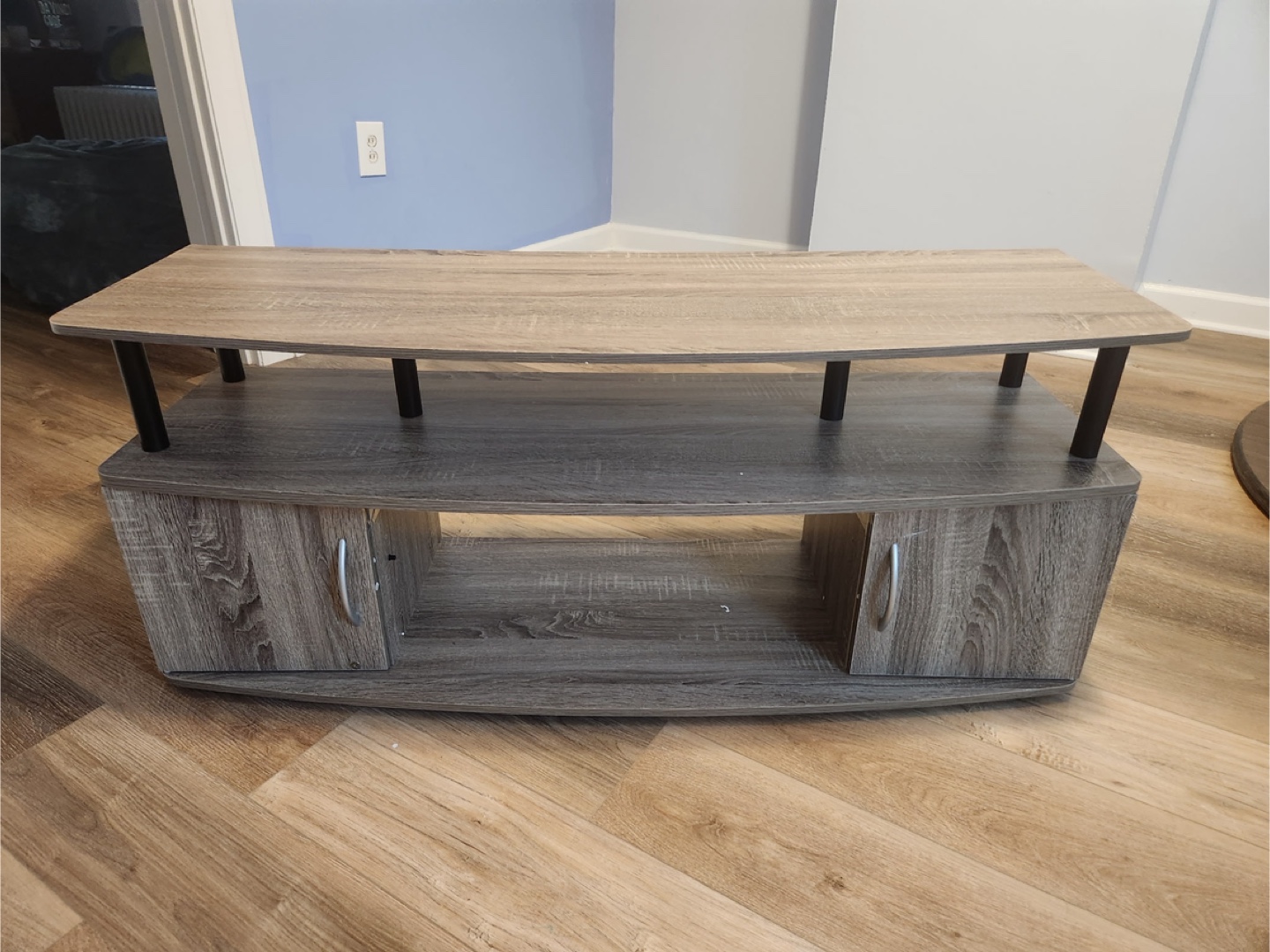 Wood Grain TV Stand with Storage