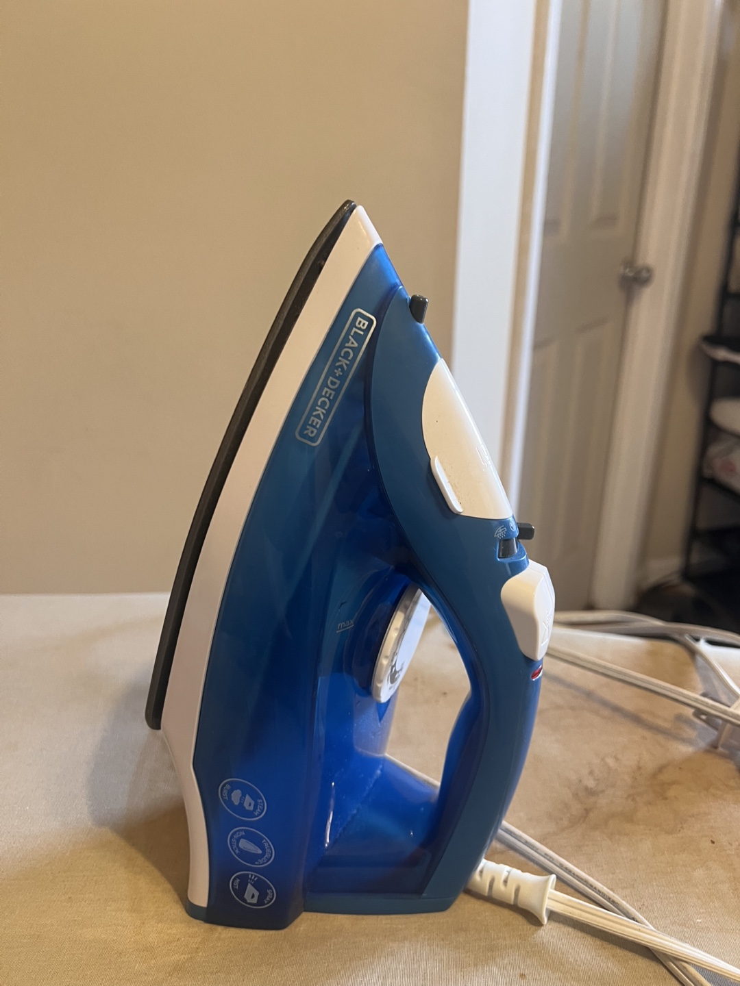 Black+Decker Easy Steam Iron - Blue - photo 2