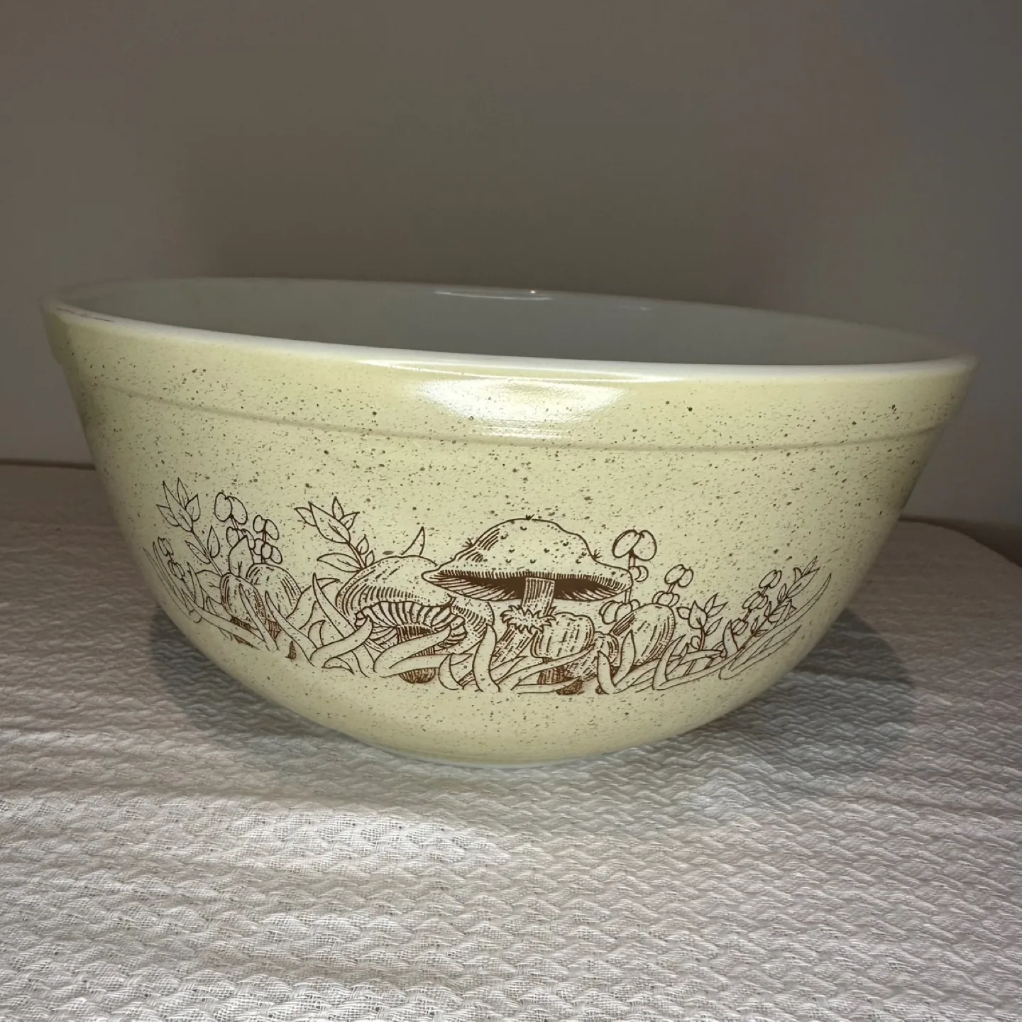 Pyrex Forest Fancies 403 - pyrex mushroom pattern thumbnail