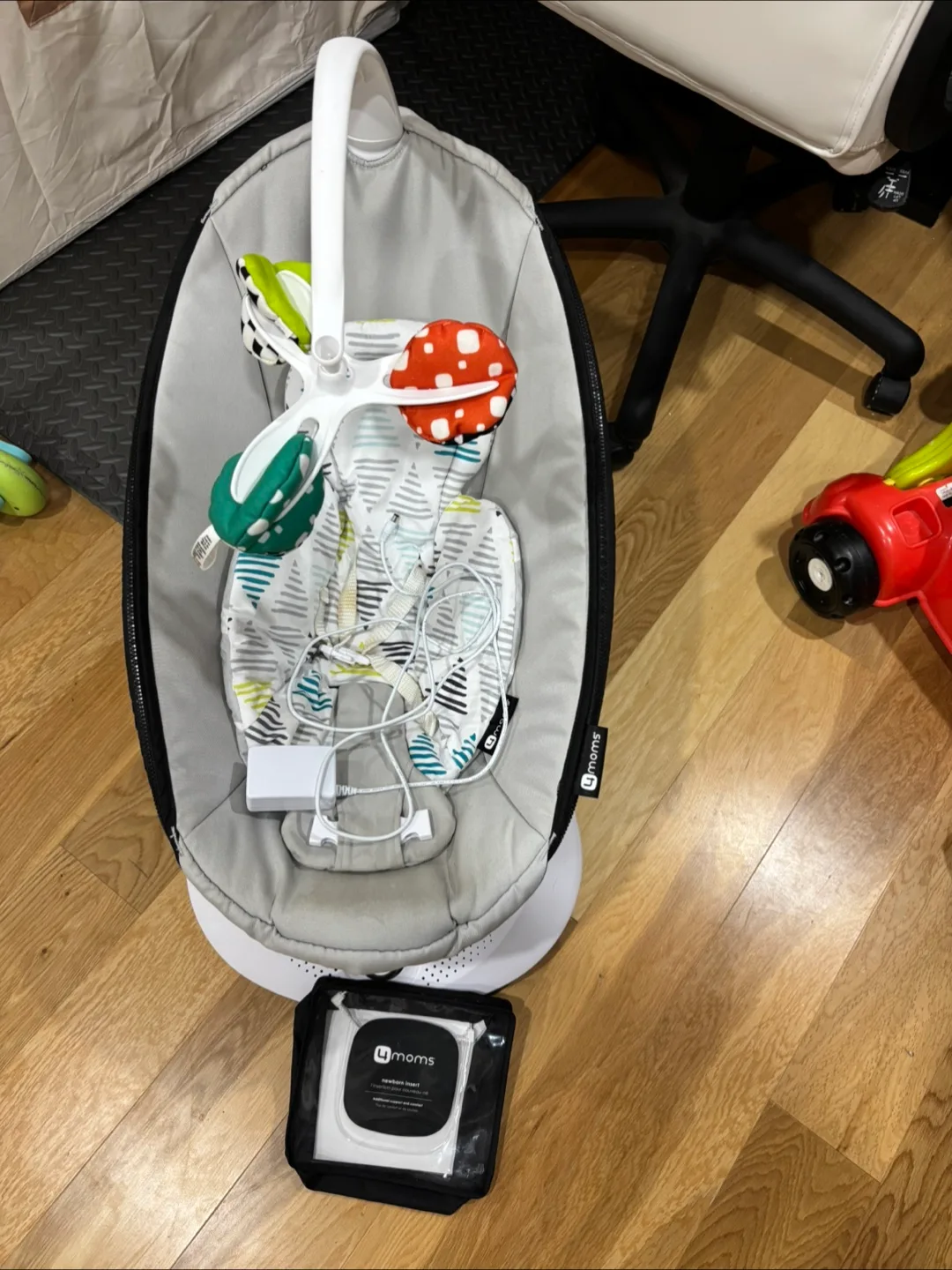 4moms MamaRoo Baby Swing thumbnail