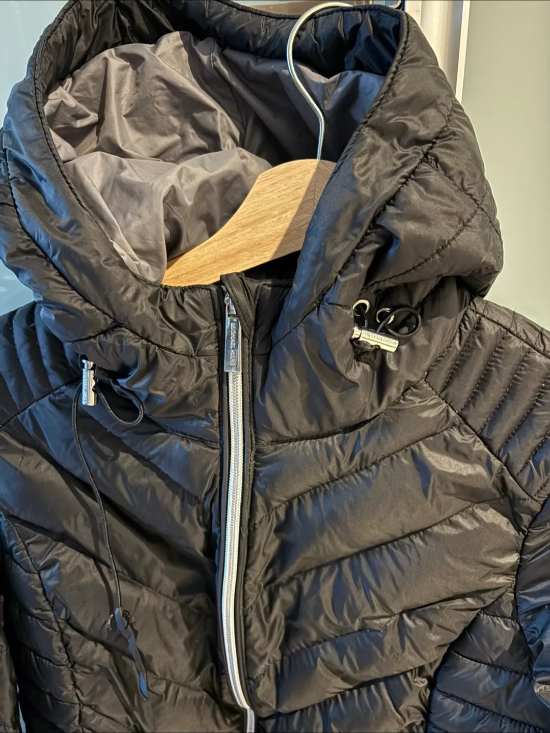 Michael Kors Women’s Black Puffer Jacket - Size S image indicator(3)