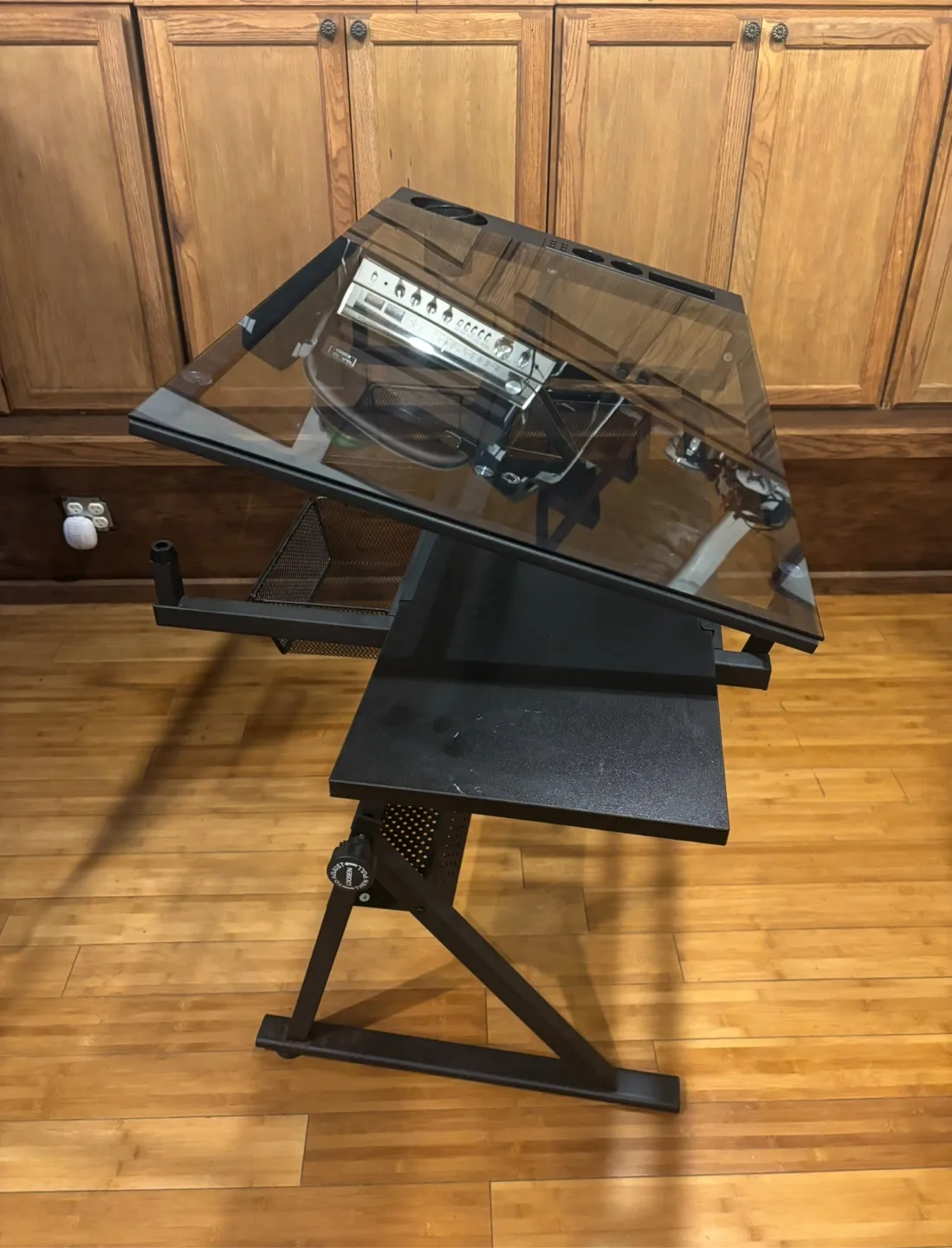 Adjustable Glass Drafting Table image indicator(2)