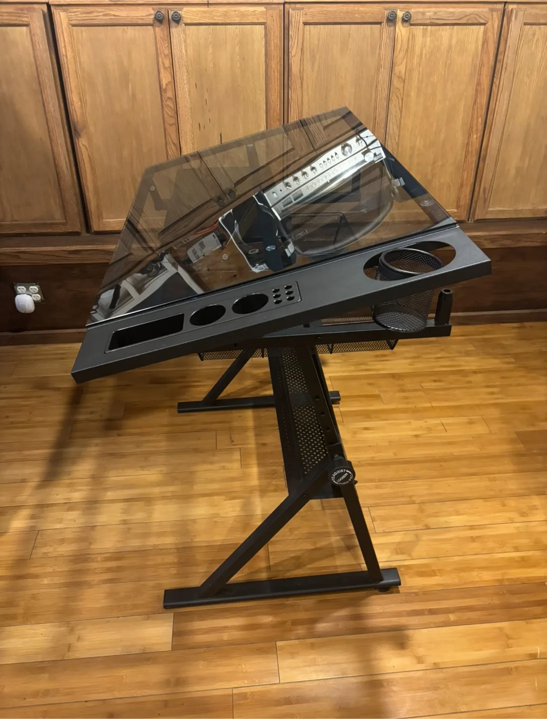 Adjustable Glass Drafting Table image indicator(3)