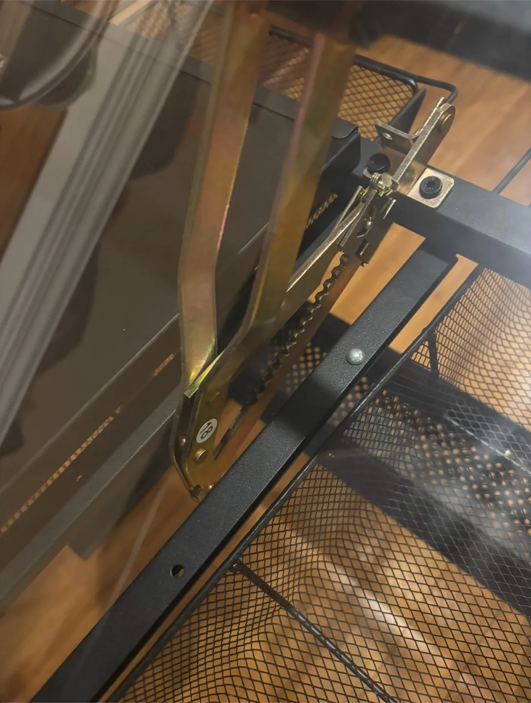 Adjustable Glass Drafting Table image indicator(8)