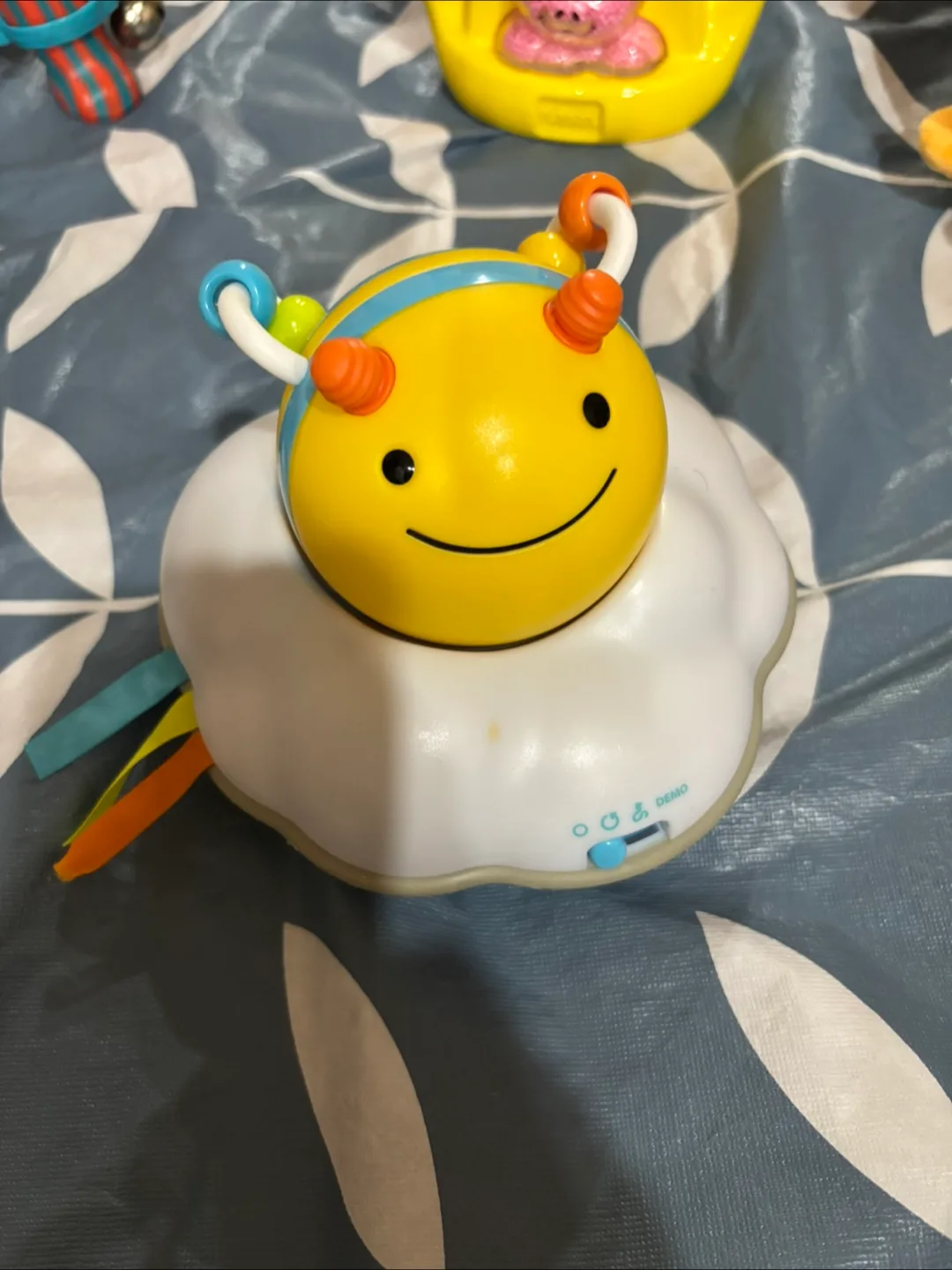 Skip Hop Explore & More Bee Cloud toy thumbnail