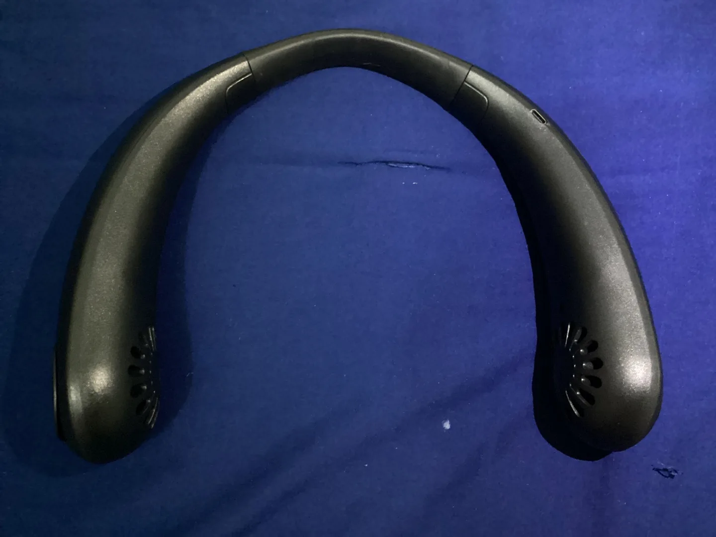 Portable Neck Fan - Black (CHARGER NOT INCLUDED ) thumbnail
