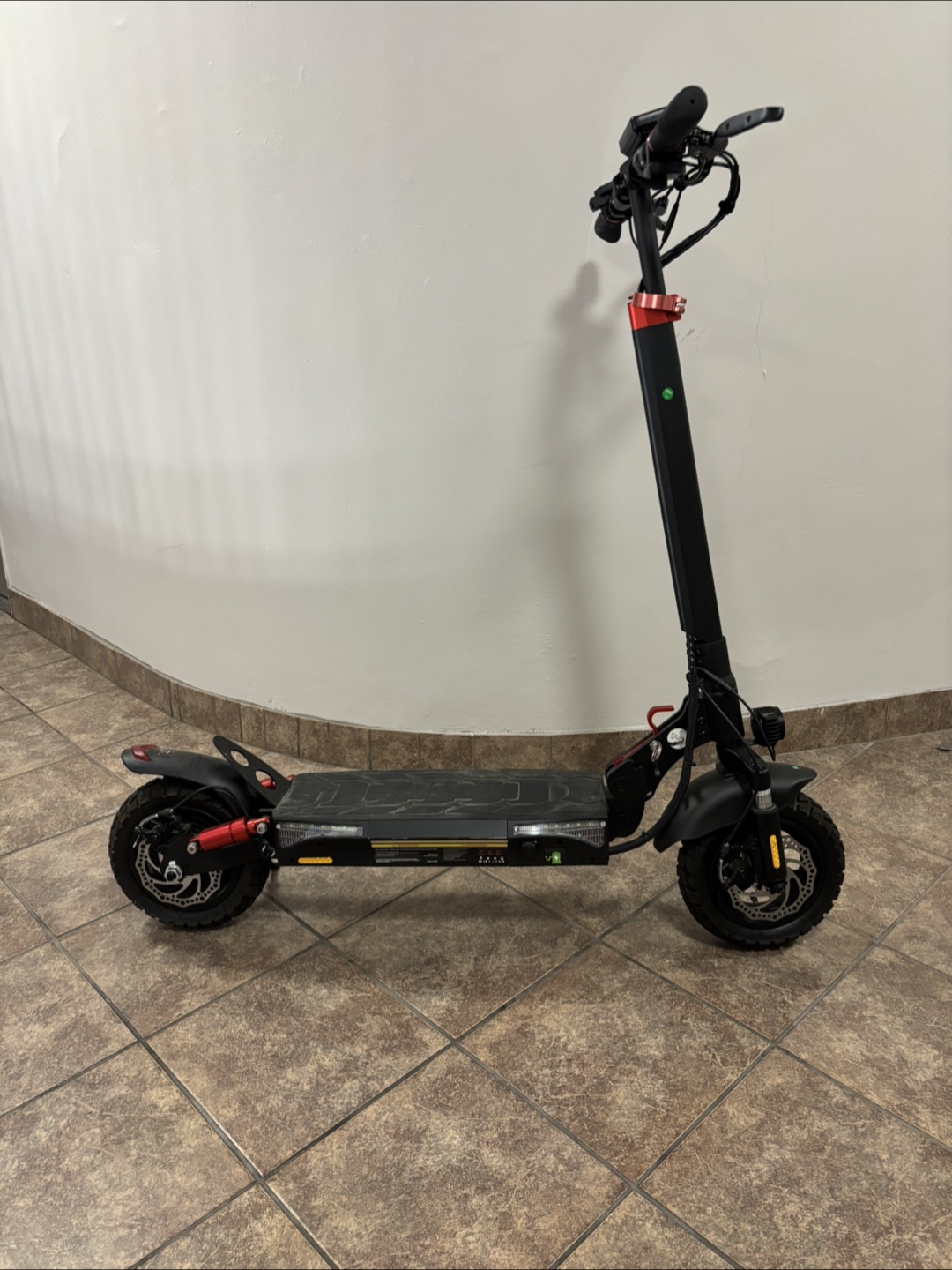 Practically New Electric Scooter - Great Condition! - photo 2