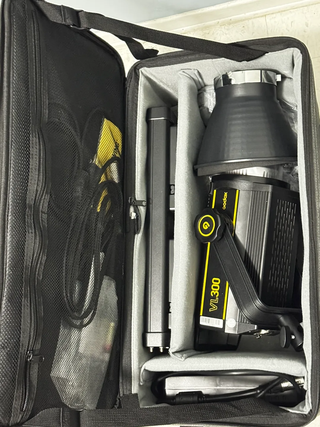 Godox VL300 LED Video Light image indicator(3)