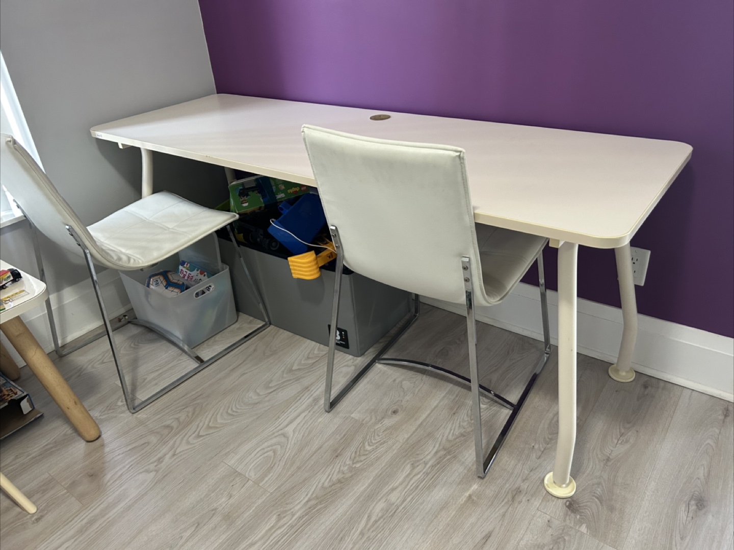 White Desk with Cable Management and two white chairs