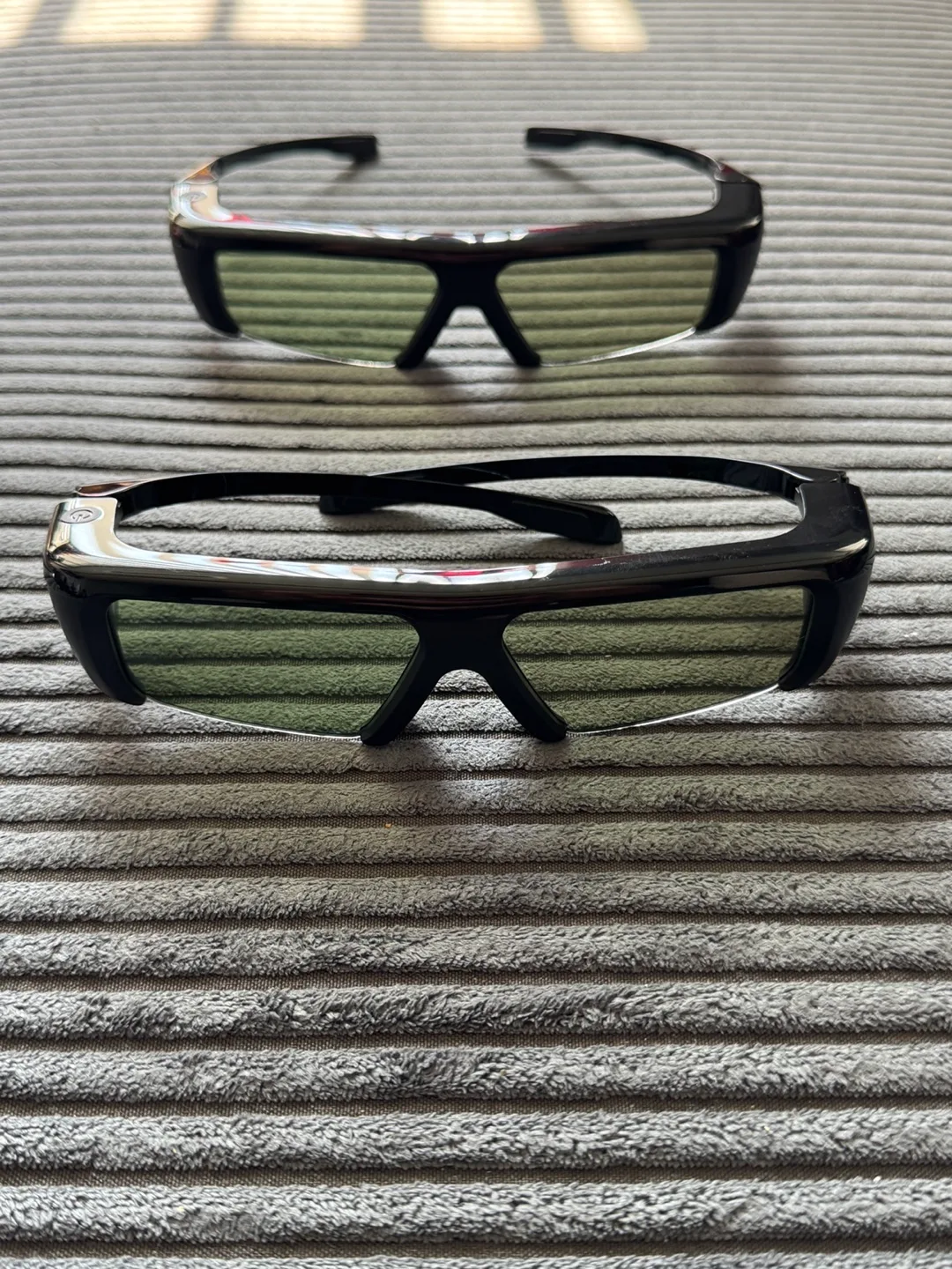 Samsung 3D TV Glasses thumbnail