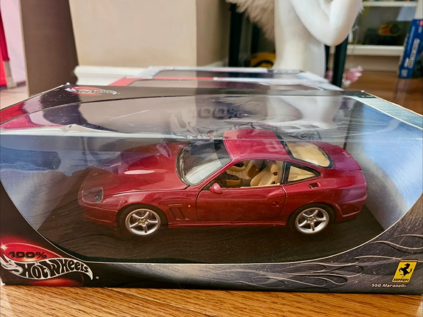 Hot Wheels Ferrari 550 Maranello 1:18 Scale thumbnail