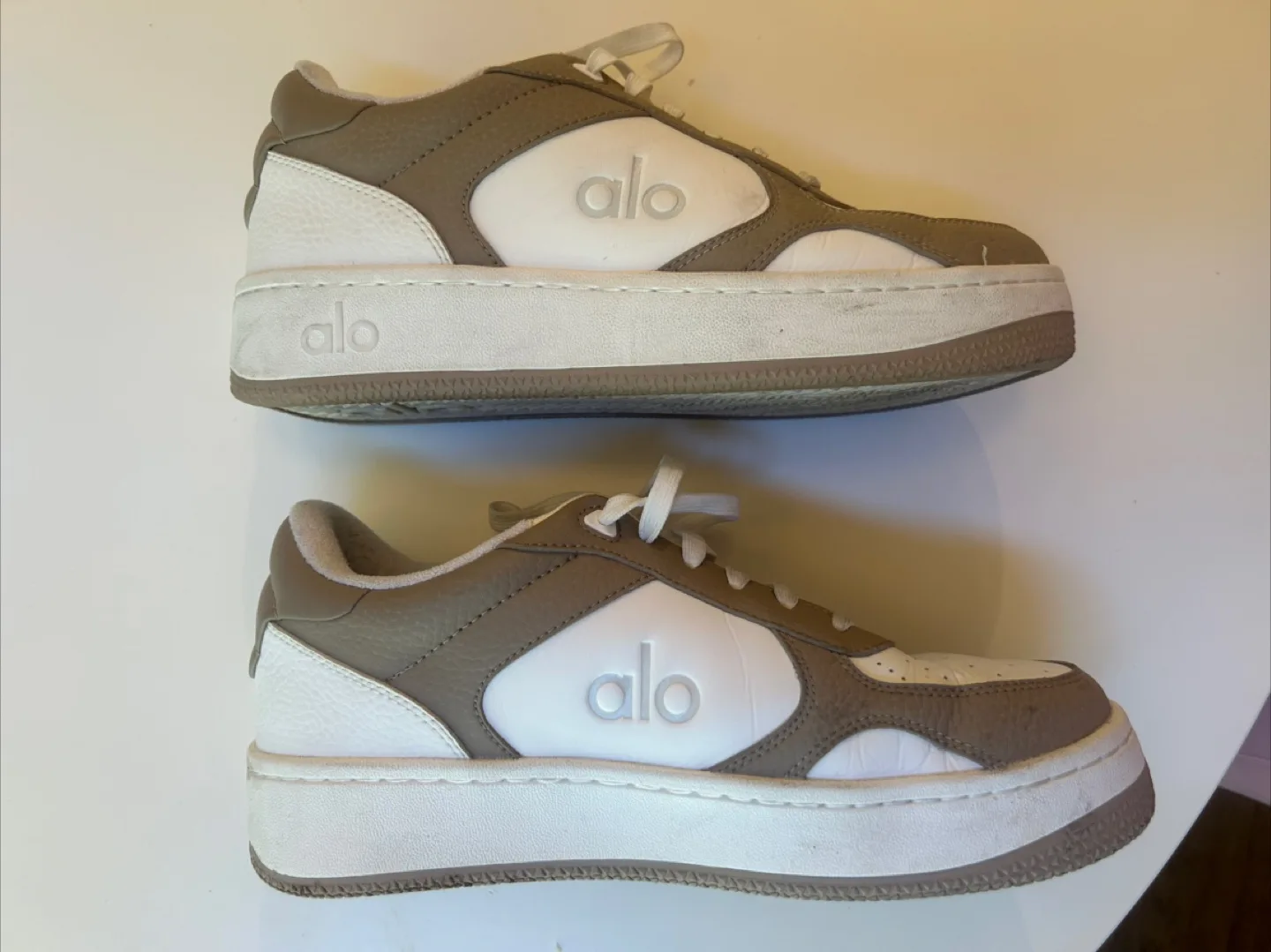 ALO Women's Court Sneakers - Size 7 thumbnail