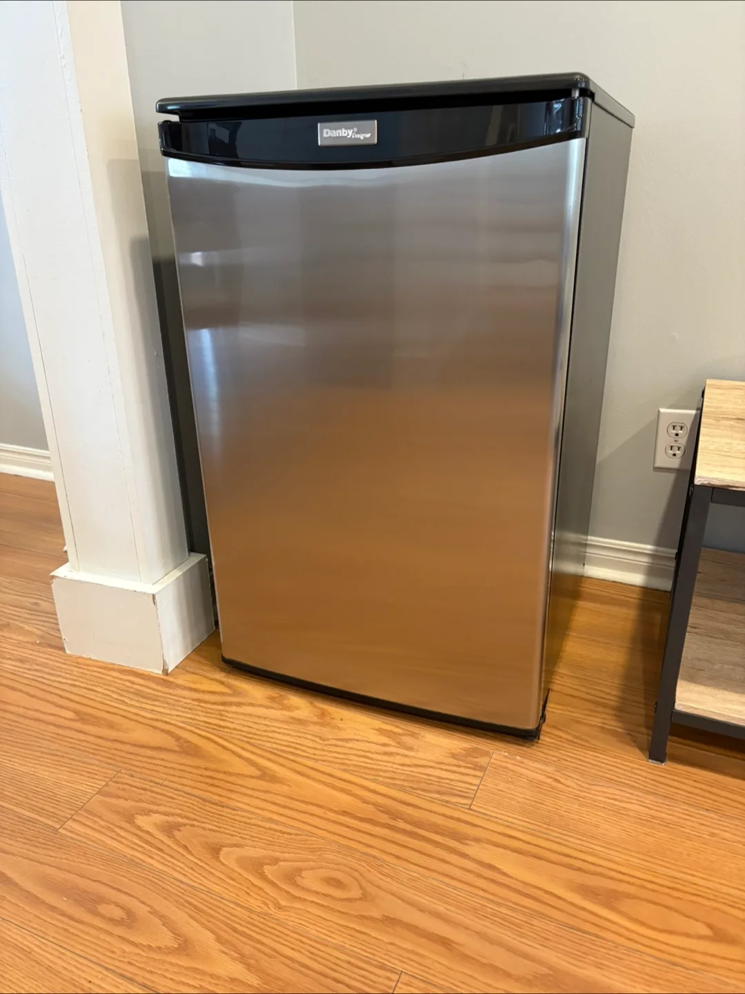 🧊Danby Designer 4.3 cu ft Mini Fridge – Great Condition! image indicator(2)