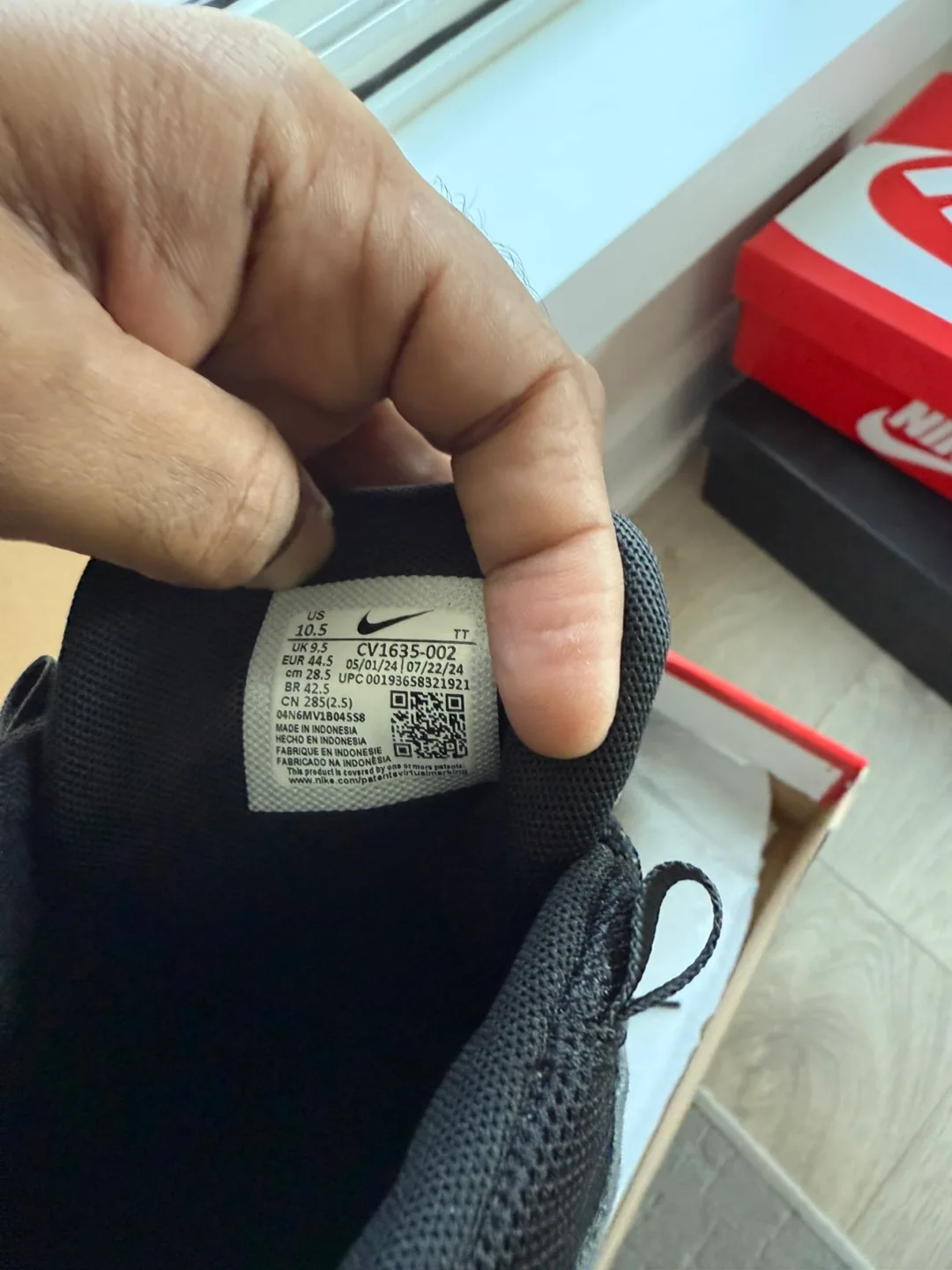 Nike Air Max 95 Black/Grey Size 10.5 image indicator(2)