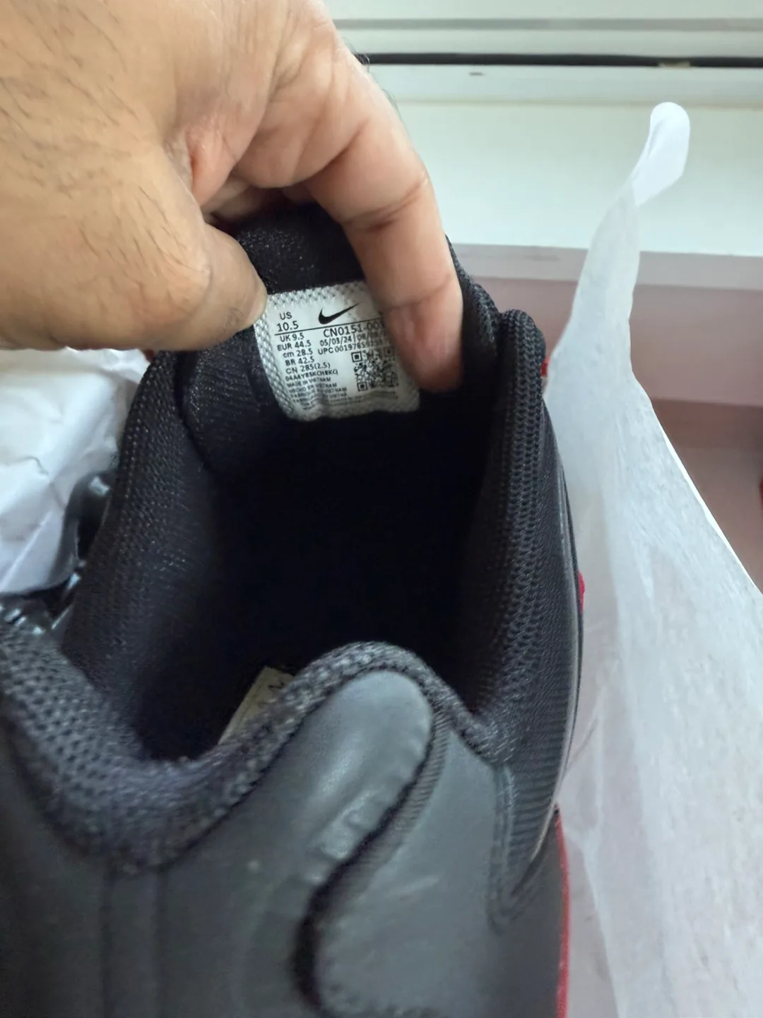 Nike Shox TL Black/Red - Size 10.5 image indicator(2)