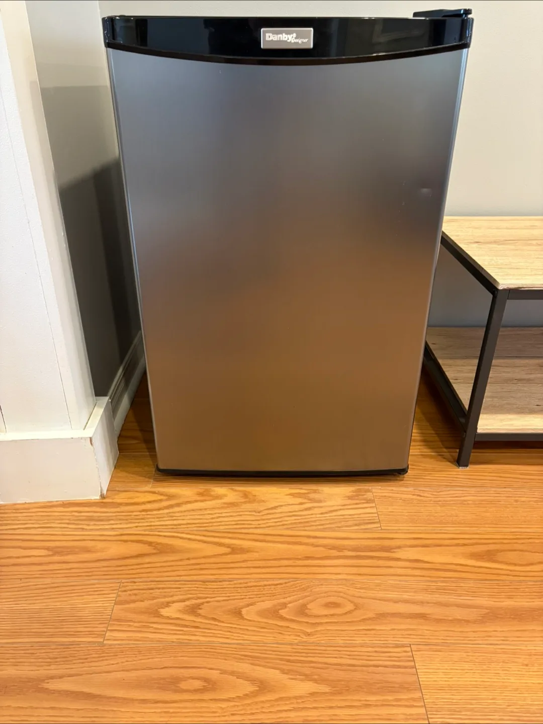 Danby Designer 4.3 cu ft Mini Fridge – Great Condition! thumbnail