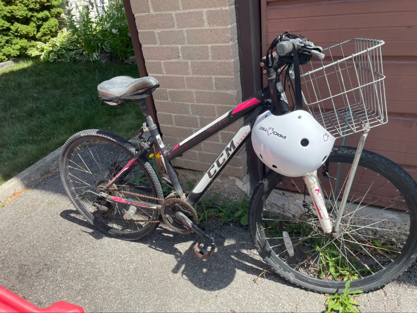 CCM Slope Bike with Basket & Helmet thumbnail