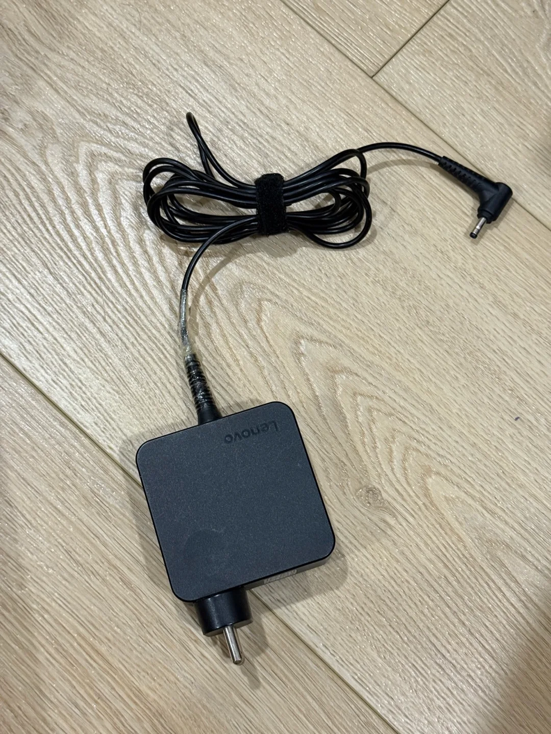 Lenovo IdeaPad 330-14IKB  12 GB RAM, 256 GB SSD + 1 TB HDD image indicator(6)