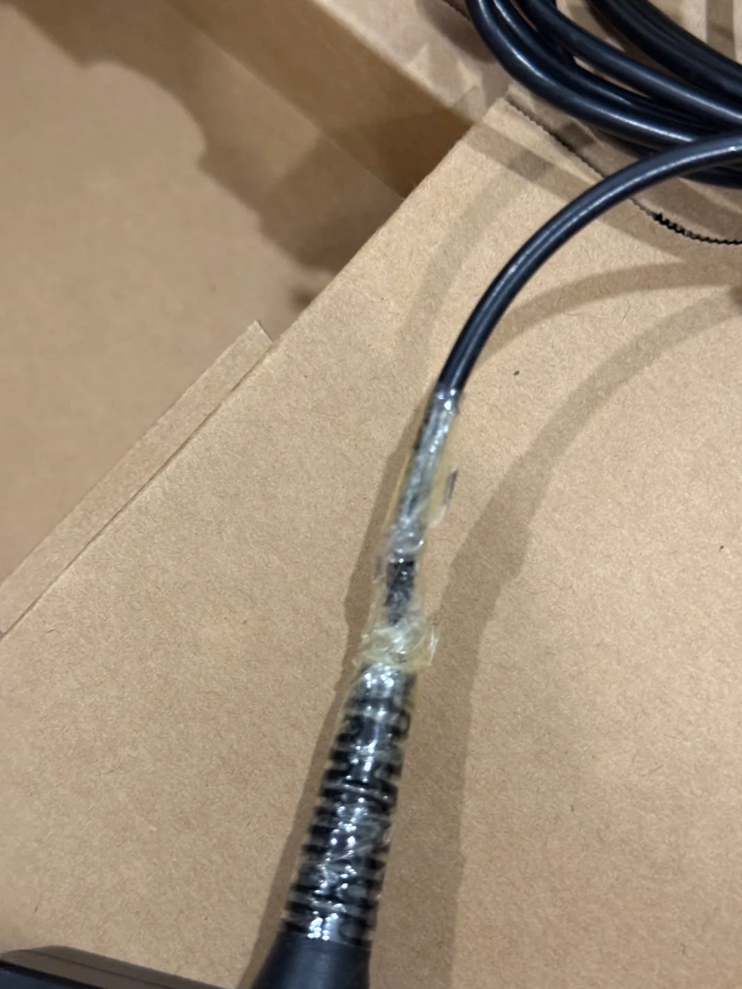 Lenovo IdeaPad 330-14IKB  12 GB RAM, 256 GB SSD + 1 TB HDD image indicator(7)