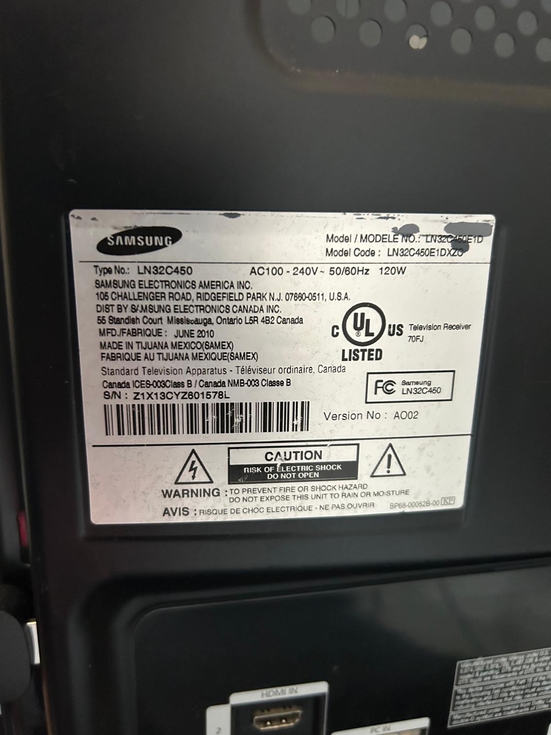 Samsung LN32C450 32" LCD TV with table - photo 5