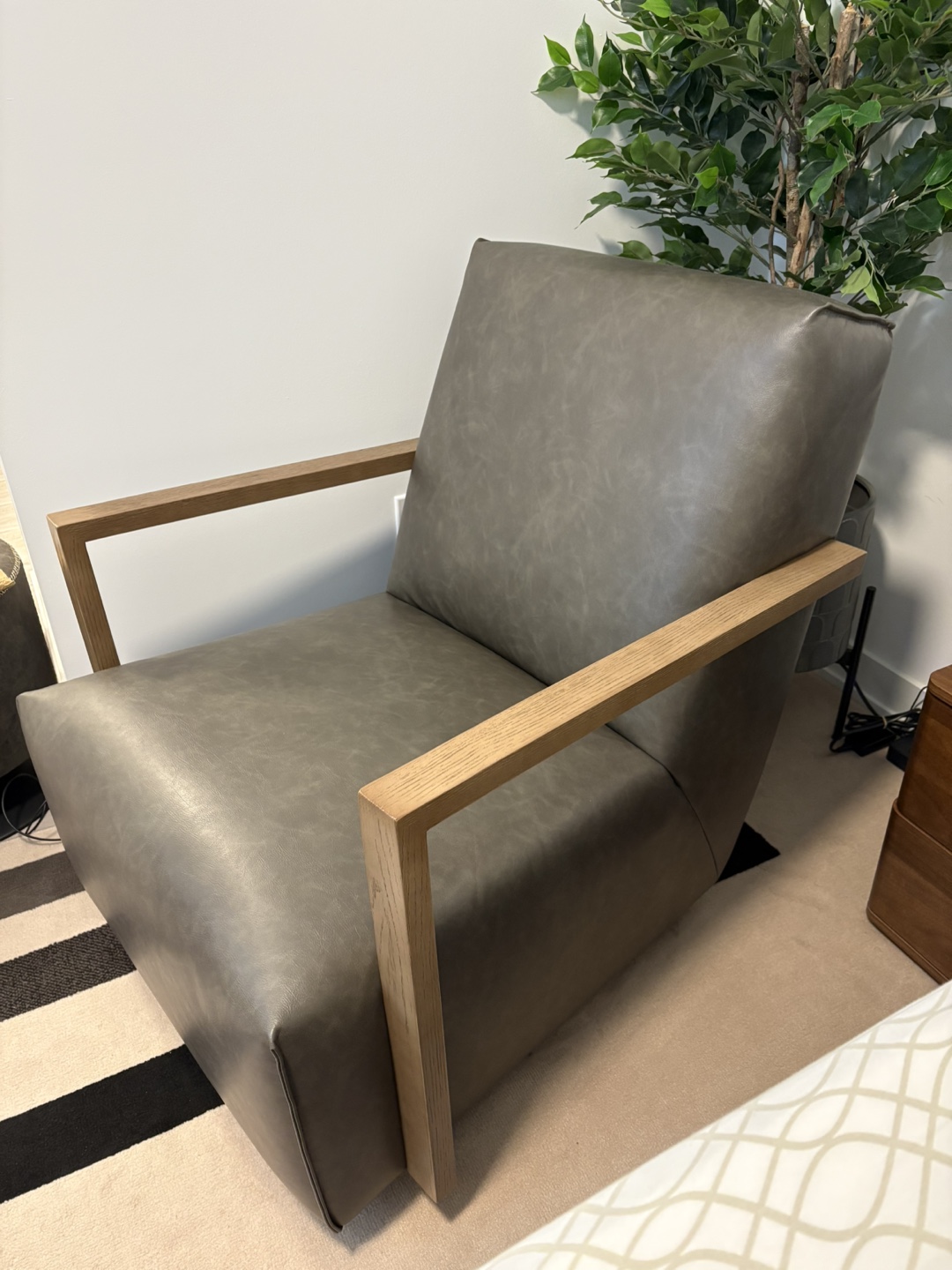 Structube SELBY Swivel glider accent chair