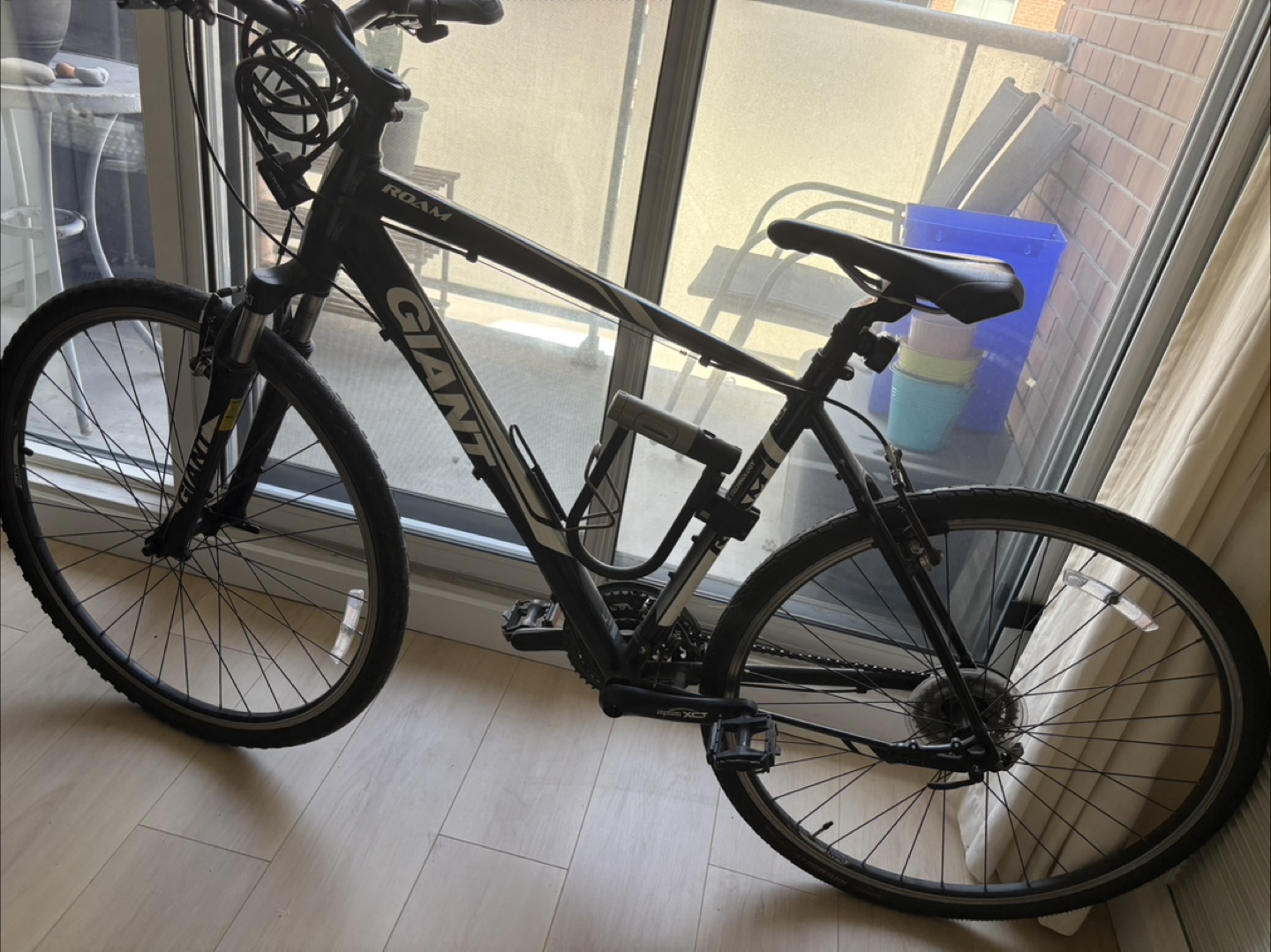 Giant Roam Hybrid Bike - Black - photo 2