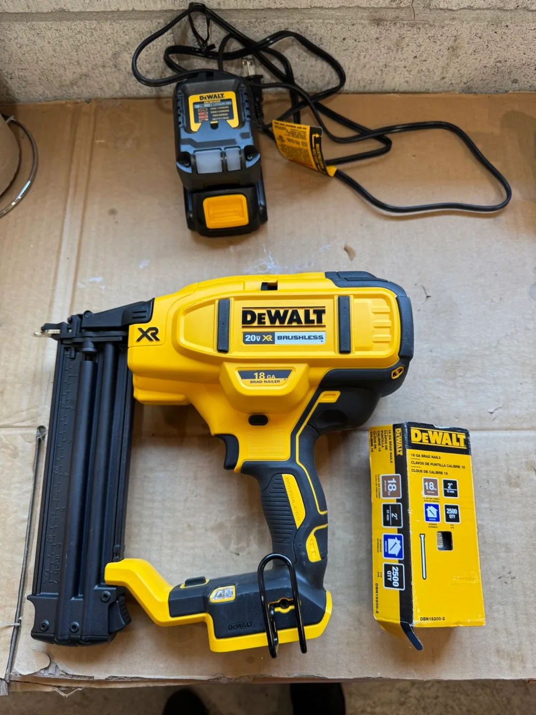 DeWalt 20V MAX Cordless Brad Nailer Kit thumbnail