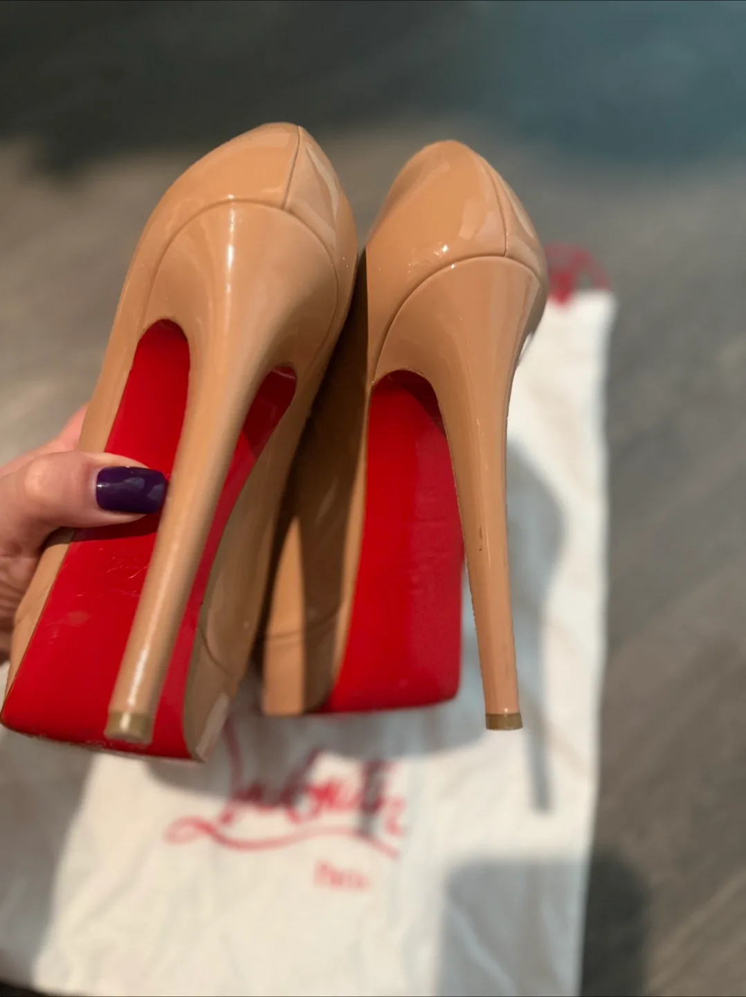 Christian Louboutin Bianca 38 Nude Patent Leather Platform Pumps image indicator(5)