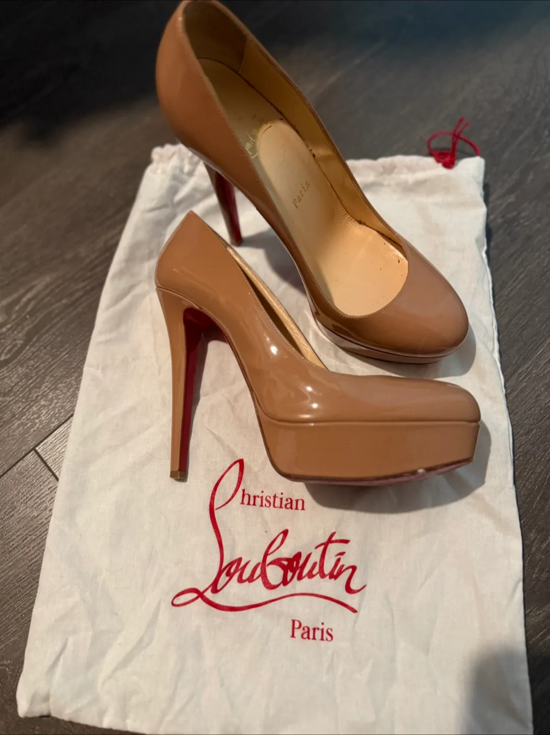 Christian Louboutin Bianca 38 Nude Patent Leather Platform Pumps image indicator(2)